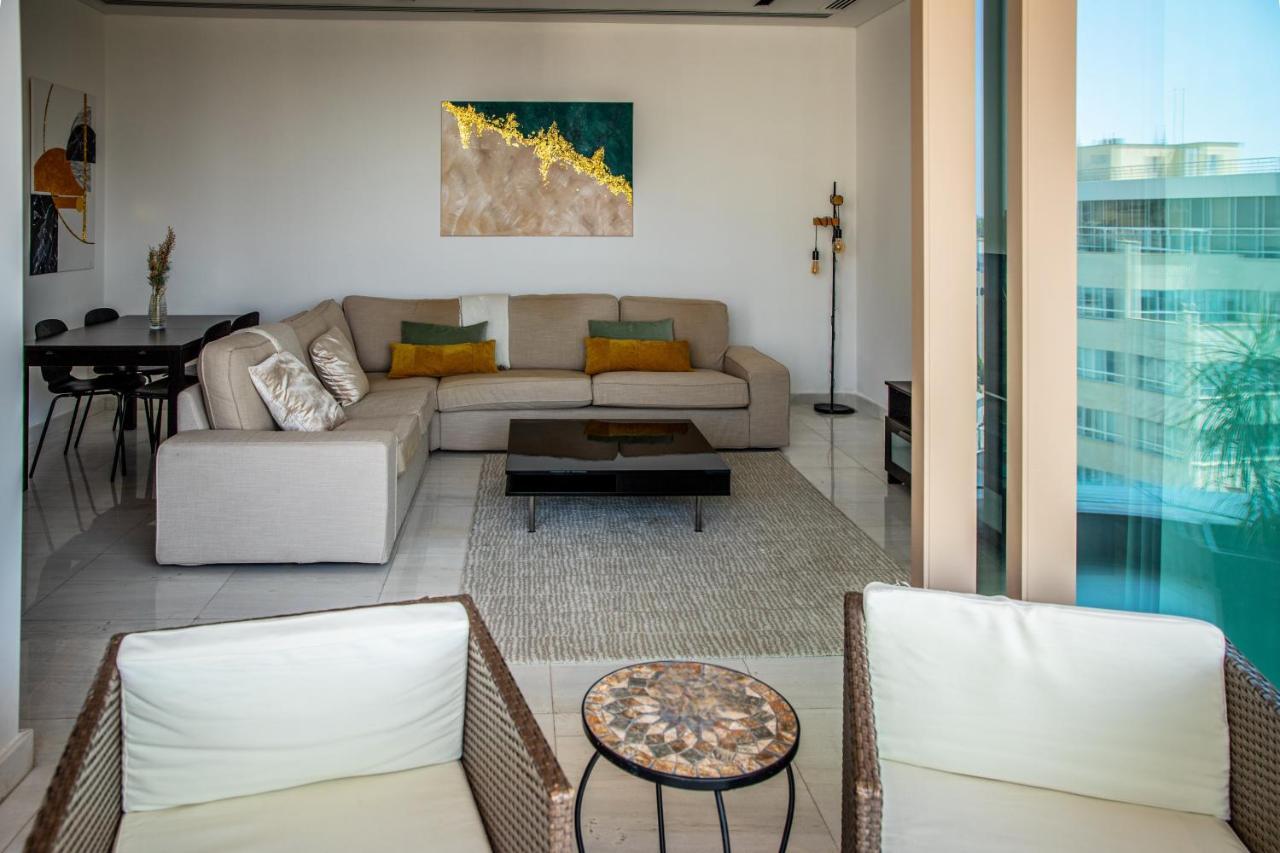 Apartmán Phaedrus Living: 360 Tower Luxury Flat Nikósie Exteriér fotografie
